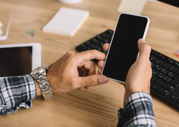 A bateria do seu celular pode durar mais com esses ajustes simples e eficientes