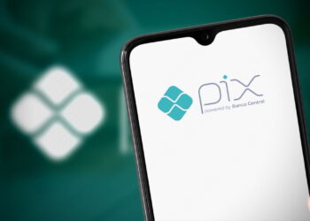 Pix fora do ar? Instabilidade no sistema impacta milhões de brasileiros