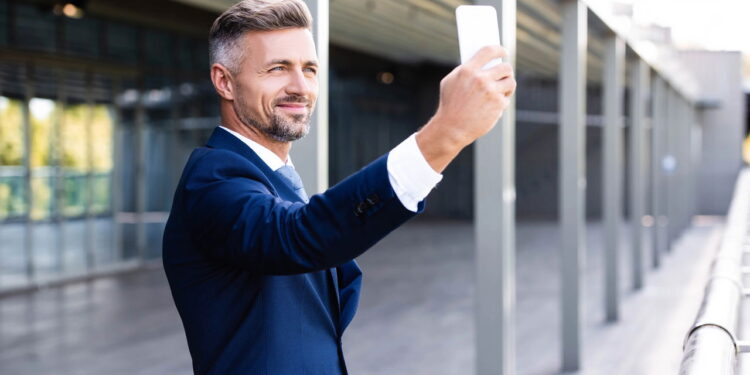 Alerta! Golpe da selfie cresce e exige atenção redobrada da população