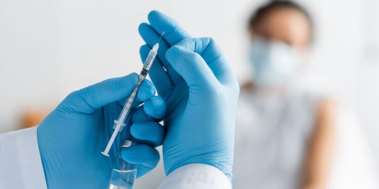 R$ 2.517,20 + Benefícios! HCRP abre concurso para Técnicos de Enfermagem
