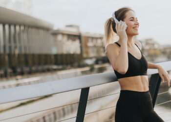 Quer treinar de graça? 5 exercícios para fazer ao ar livre!