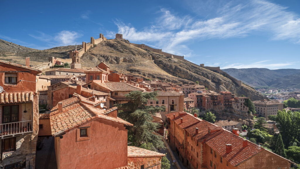 Essa cidade se destaca por sua beleza e charme histórico