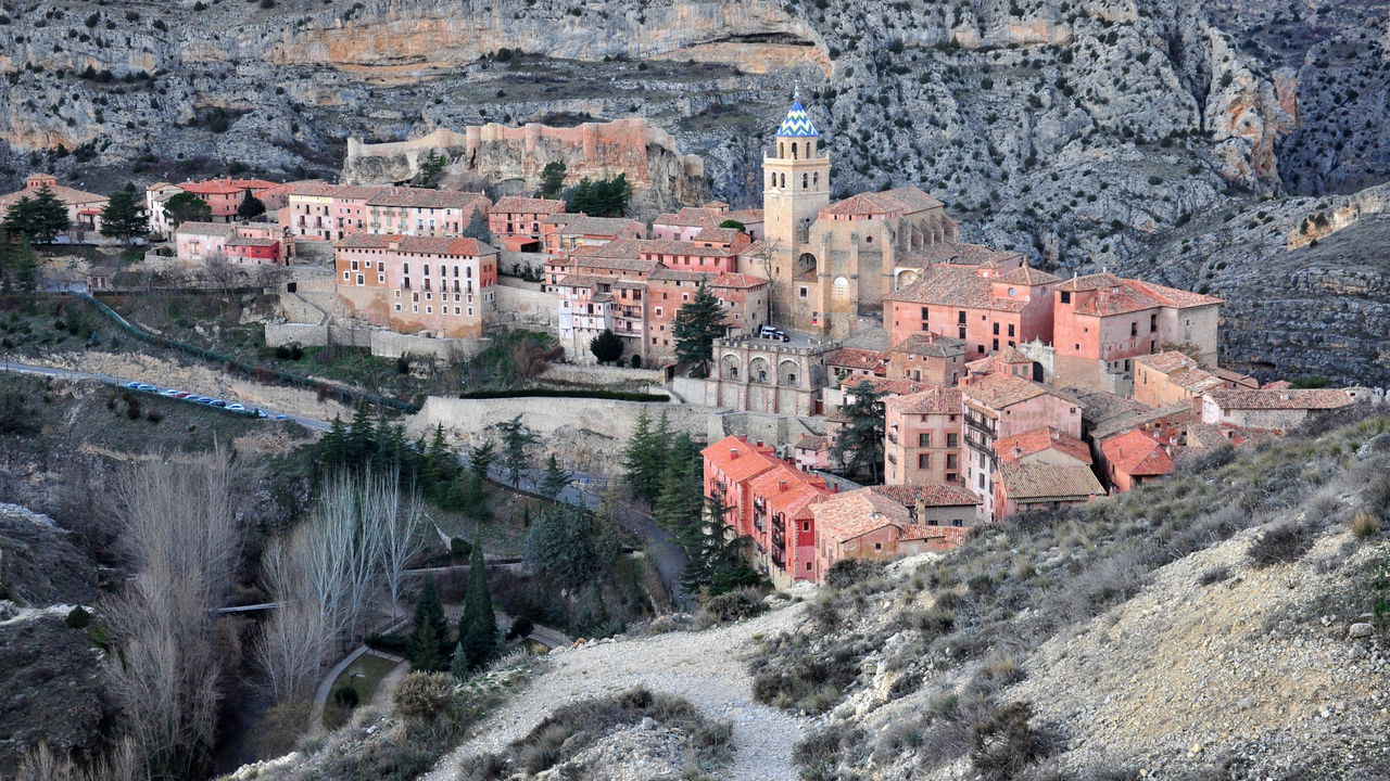 Essa cidade se destaca por sua beleza e charme histórico