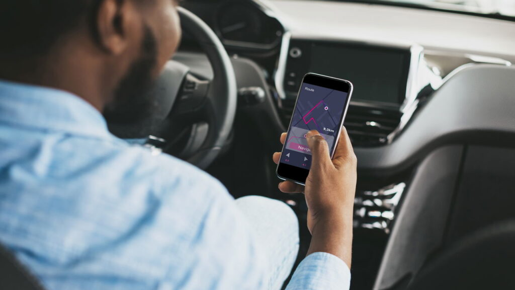 Por que o GPS não funciona em túneis? A ciência por trás do sinal