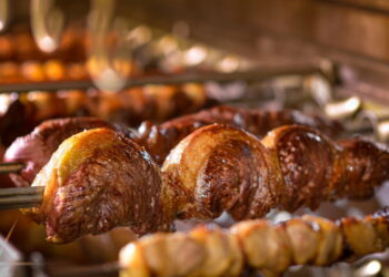 Comida brasileira à mesa! Os pratos típicos mais saborosos e autênticos