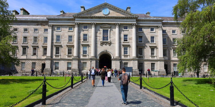 Universidade em Dublin - Créditos: depositphotos.com / meunierd