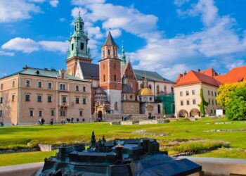 Cidade impressiona todos os visitantes com sua arquitetura medieval