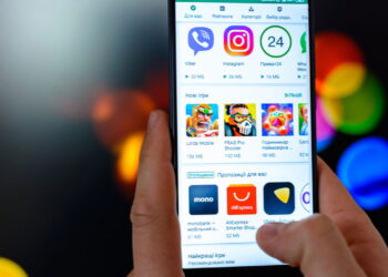 Brasil lidera downloads de aplicativos fraudulentos e o motivo é assustador