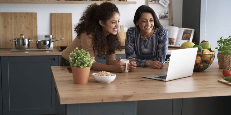 O melhor curso de tecnologia 100% gratuito só para mulheres