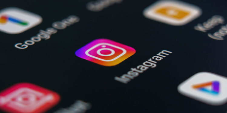 Por que o Instagram quer forçar você a assistir anúncios no aplicativo? Entenda