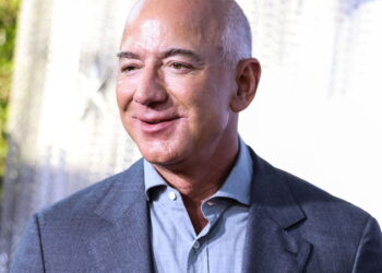 Katy Perry e noiva de Jeff Bezos no espaço! O que a Blue Origin espera alcançar