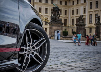 Roda de carro - Créditos: depositphotos.com / Tadeas