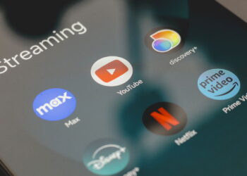 Gastando muito com streaming? Dicas para economizar em Netflix, Spotify e mais!