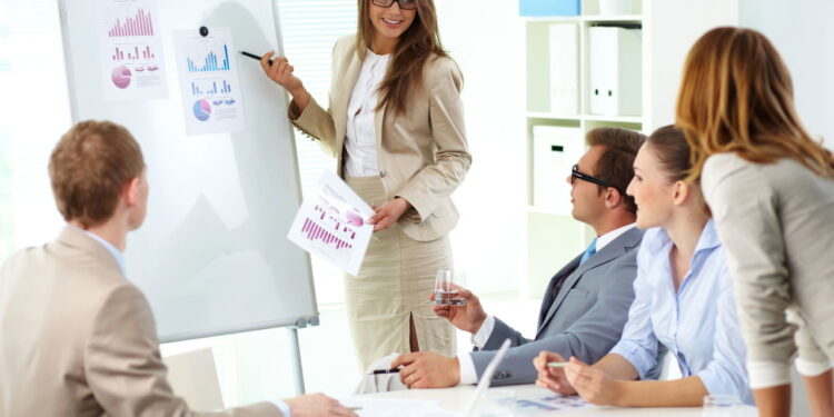 Oratória no mundo corporativo! Como apresentar projetos com maestria