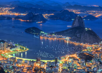 Pão de açúcar ao anoitecer - Créditos: depositphotos.com / lhboucault
