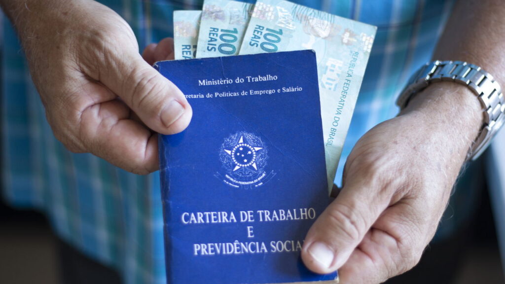 Novo valor do salário mínimo já está em vigor e muda a vida de milhões