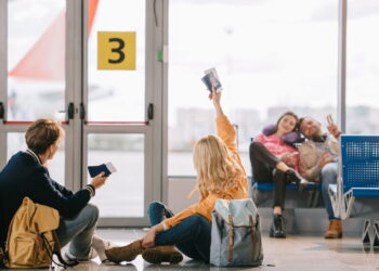 Passagens aéreas podem ficar mais baratas com essas estratégias simples