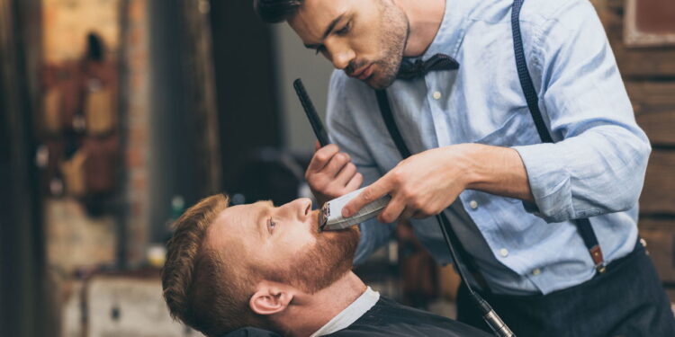 Barba cheia ou curta? O que está em alta e como escolher