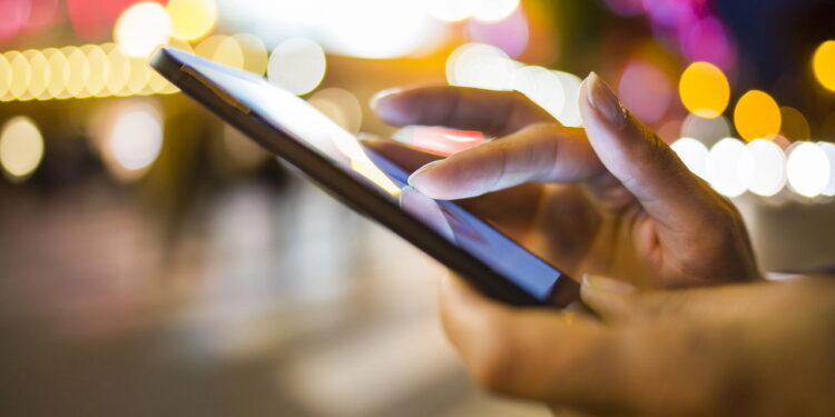 Celular - Créditos: depositphotos.com / LDProd