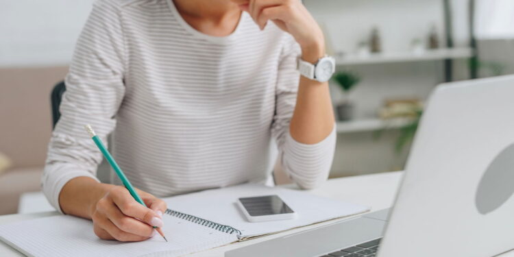 Plataforma gratuita revela cursos imperdíveis para 2025!