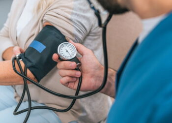 Curso técnico em enfermagem gratuito tem 80 vagas em SP