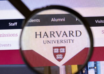 Esse portal esconde mais de 850 cursos de universidades famosas