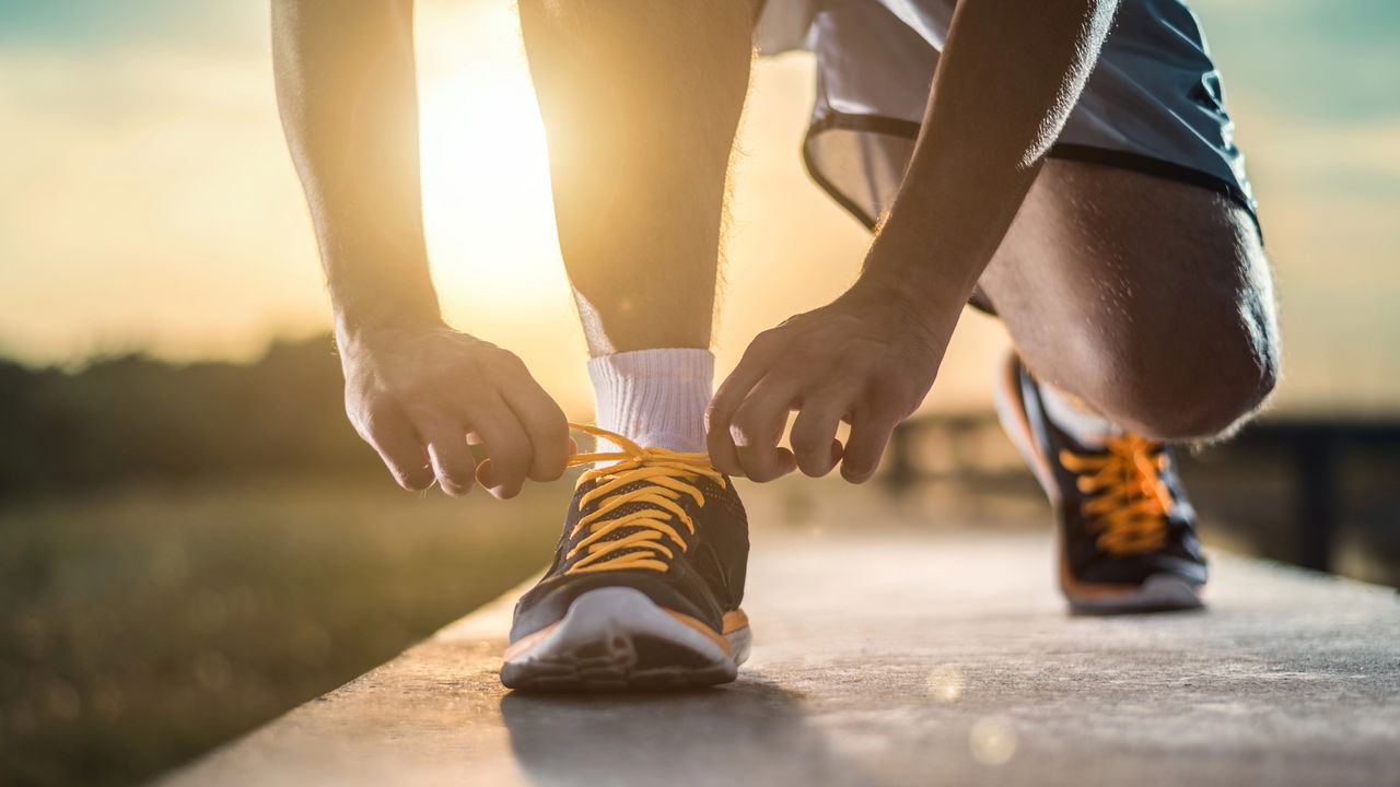 Como escolher o tênis de corrida perfeito e transformar seus treinos