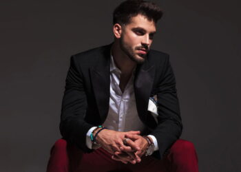 Acessórios masculinos viram tendência e dominam o estilo urbano