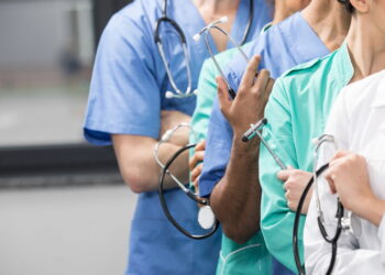 MEC pode fechar faculdades de medicina com notas baixas