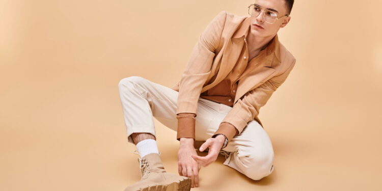 Essas roupas simples deixam qualquer homem mais estiloso em minutos