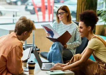 Conheça o networking estratégico e como usar essa ferramenta para desenvolver sua carreira!