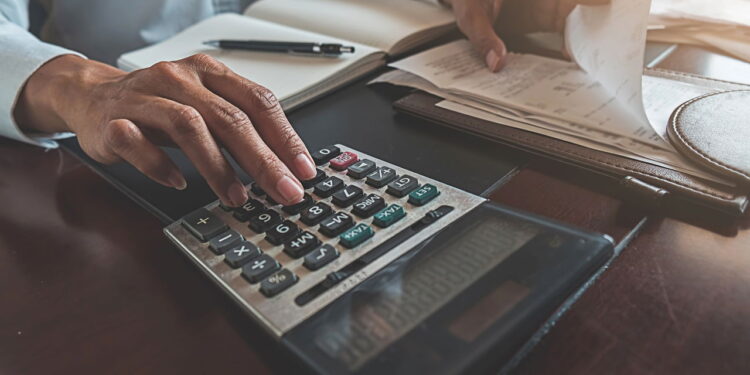 Como criar um orçamento eficiente: passo a passo para organizar suas finanças!