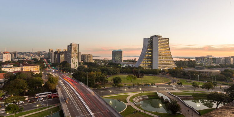O destino brasileiro que une agito urbano e paz interiorana!