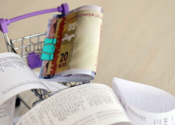 Quem coloca o CPF na nota pode ganhar até R$ 1 milhão