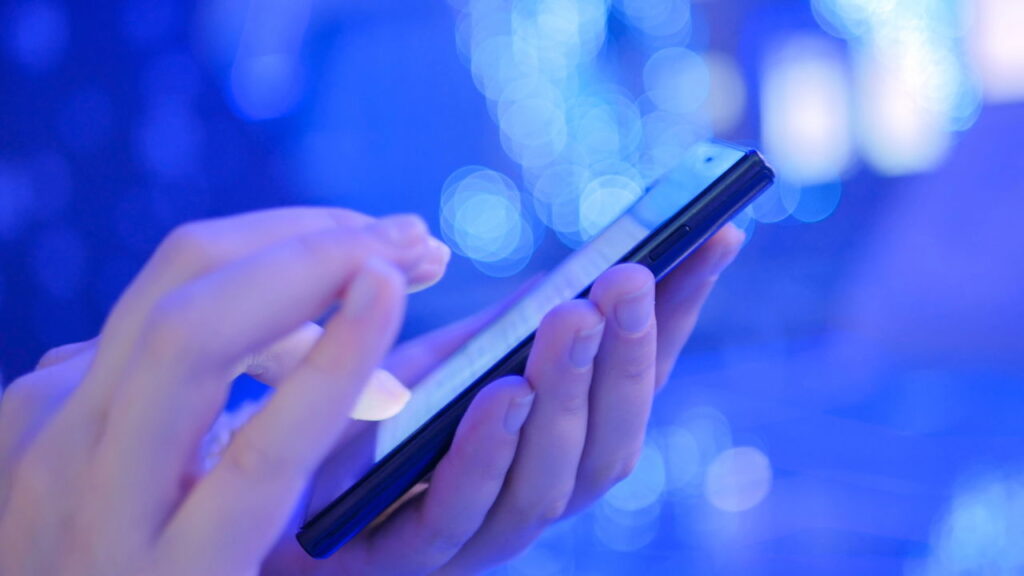 A melhor função escondida no celular para economizar bateria