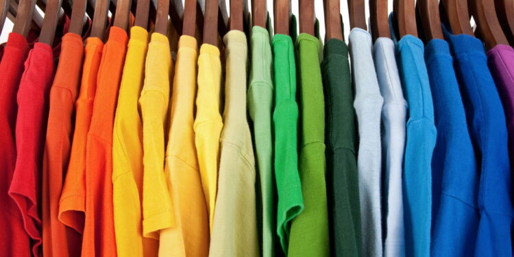 Estudo revela a cor de roupa que pode mudar seu humor sem você notar