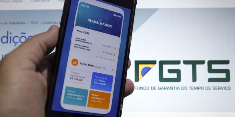 Aplicativo FGTS -Créditos: depositphotos.com / sidneydealmeida