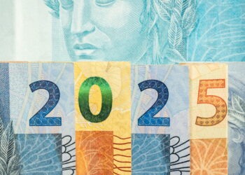 2025 em cédulas - Créditos: depositphotos.com / rochu_2008