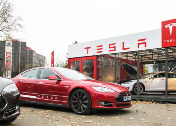 Agência dos EUA abre investigação contra a Tesla por maçanetas que não abrem!