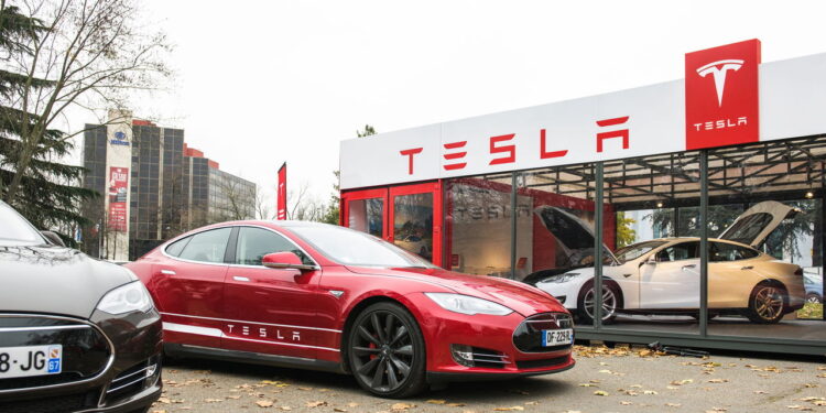 Agência dos EUA abre investigação contra a Tesla por maçanetas que não abrem!