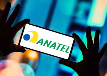 Entenda a briga entre Anatel e gigantes do varejo por produtos piratas!