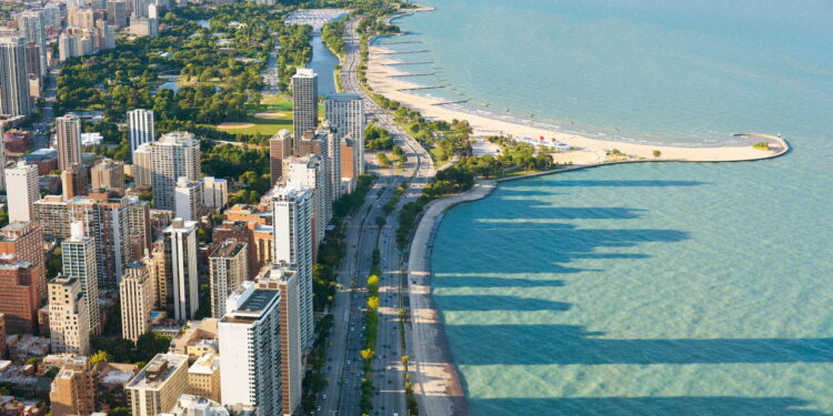 Praia em Chicago - Créditos: depositphotos.com / SergiyN