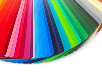 Por que algumas cores nos parecem 'tristes' ou 'alegres'? A psicologia explica!