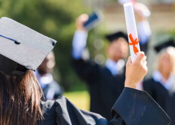 Por que fazer pós-graduação? Benefícios e pontos a considerar!