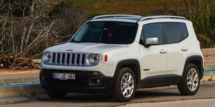 O que faz o Jeep Renegade seguir como um dos SUVs mais vendidos