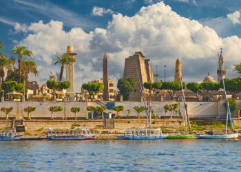 Essa cidade encanta visitantes do mundo interior com o maior museu a céu aberto