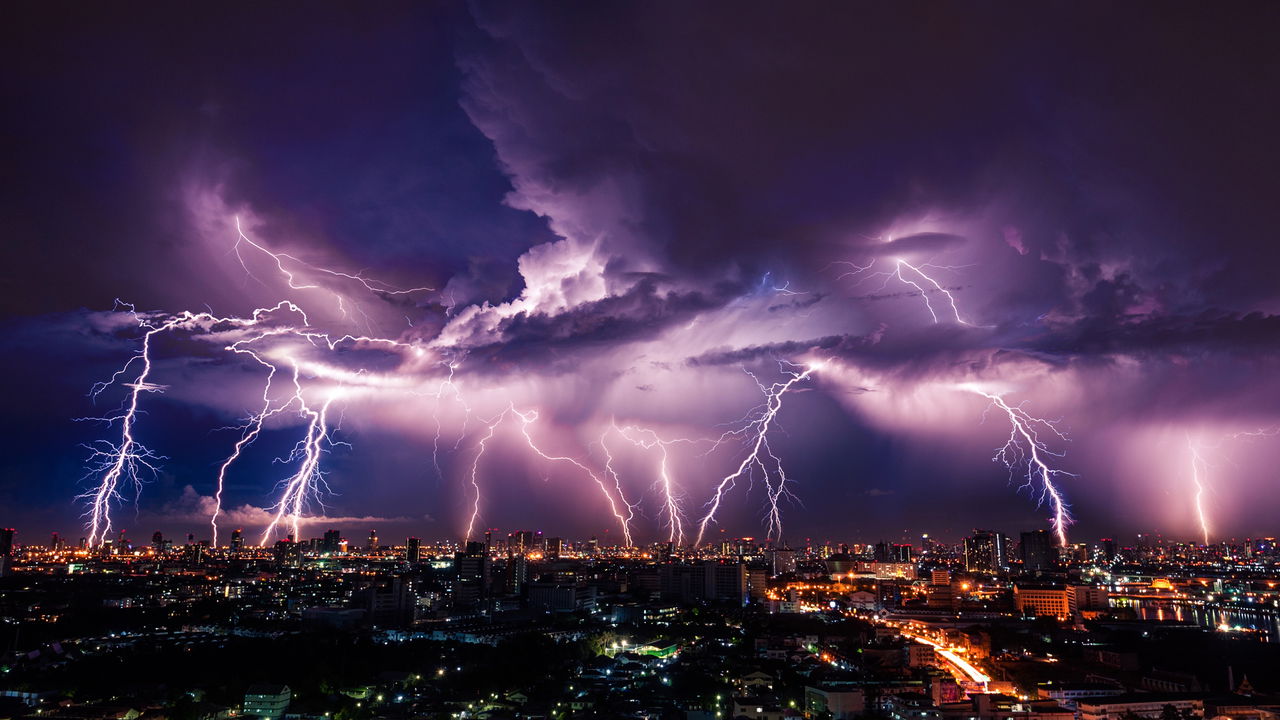 Das nuvens ao chão a fascinante formação dos raios e seus trovões!