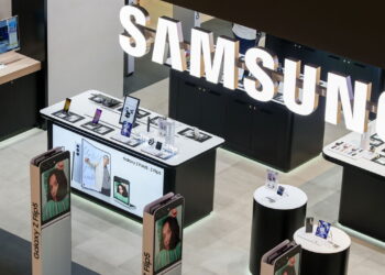 Qual será a IA dos celulares Samsung? Empresa avalia ir além de Google e OpenAI