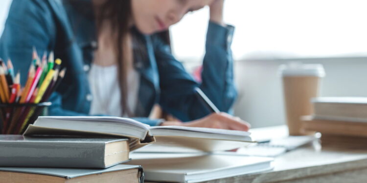 Senai de Pernambuco oferece 450 vagas em cursos técnicos gratuitos! Confira