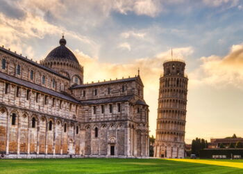 Por que a Torre de Pisa é torta? Conheça fatos surpreendentes